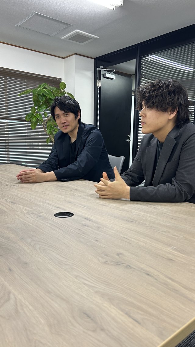 打ち合わせをするメンバー