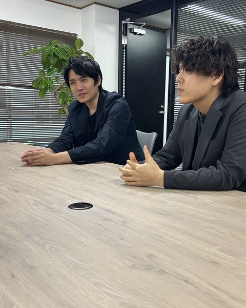 談笑するメンバー